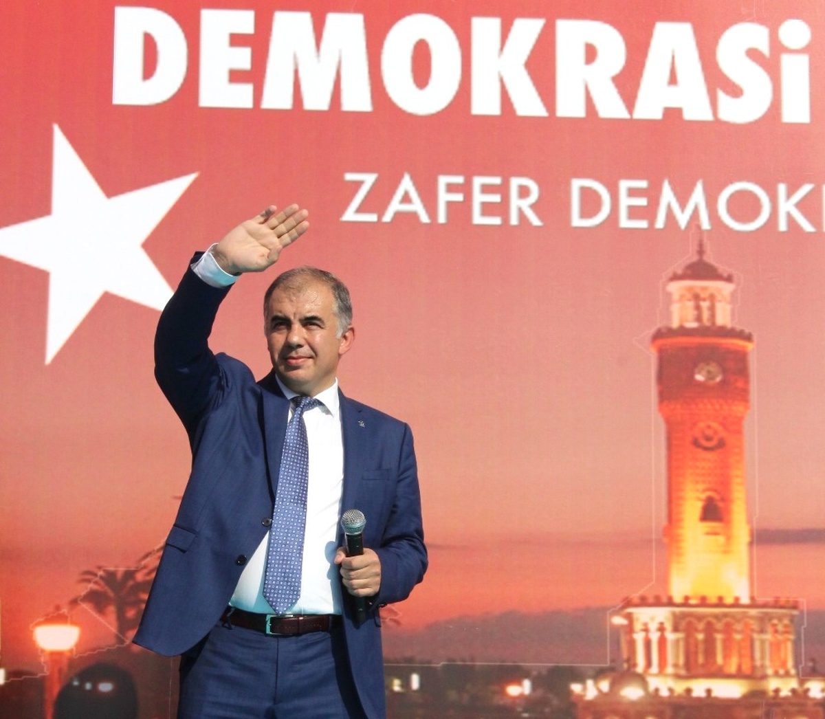 İzmirliler 15 Temmuz\'da Demokrasi Nöbeti Tutacak
