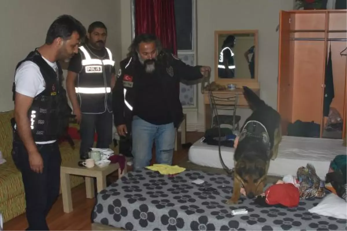 Konya\'da Pavyon ve Pansiyona Uyuşturucu Operasyonu