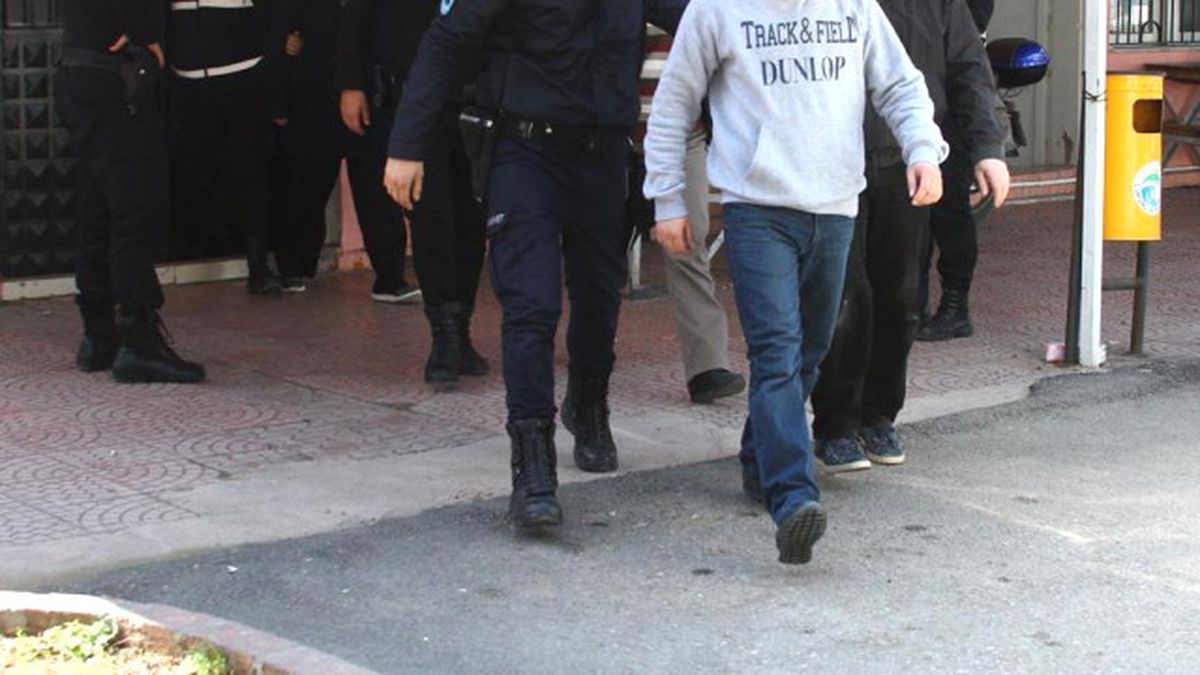 Mersin\'deki Uyuşturucu Çetesine Yönelik Şafak Operasyonu