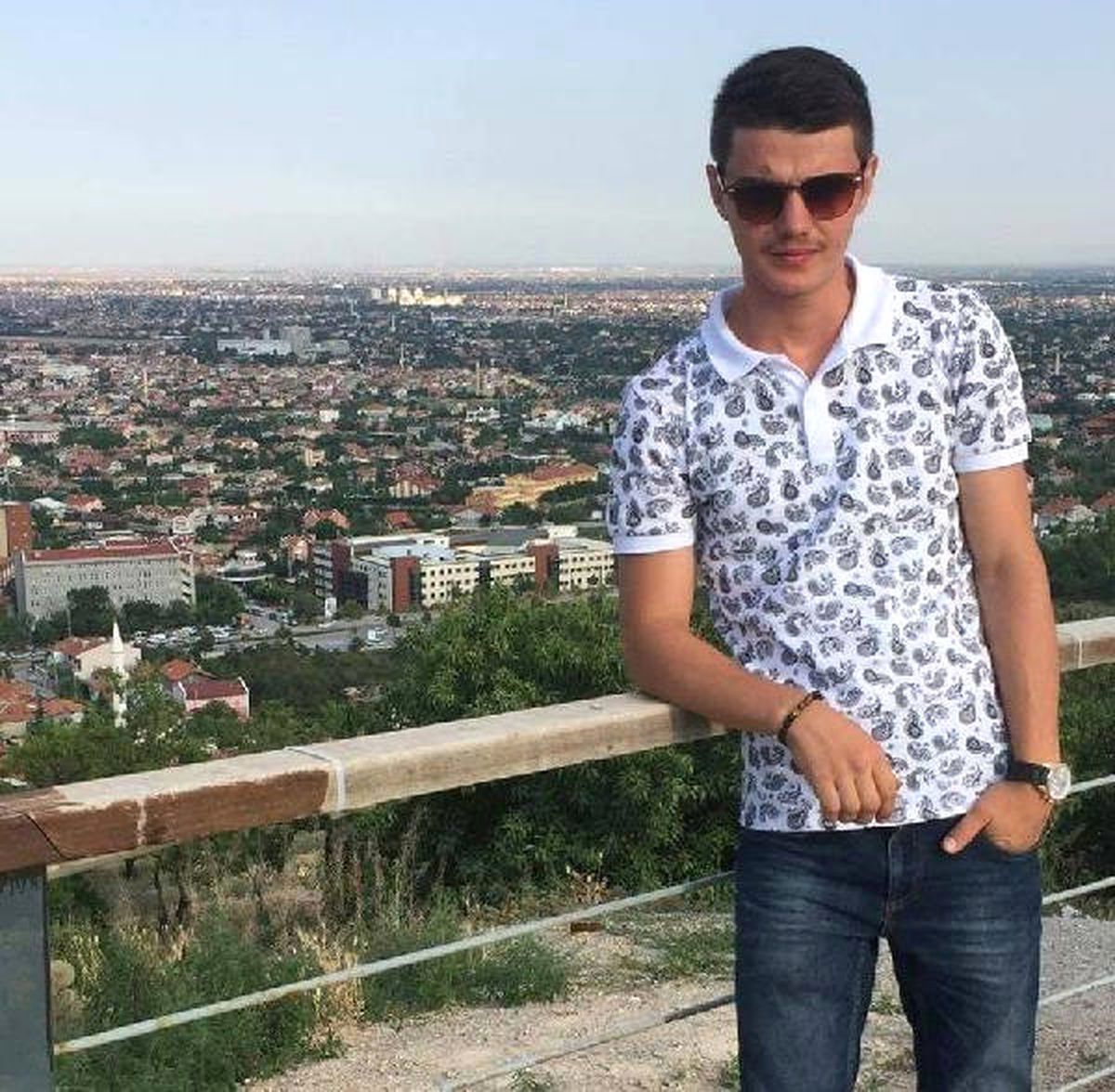 Minibüste Fenalaşan Genç Hayatını Kaybetti