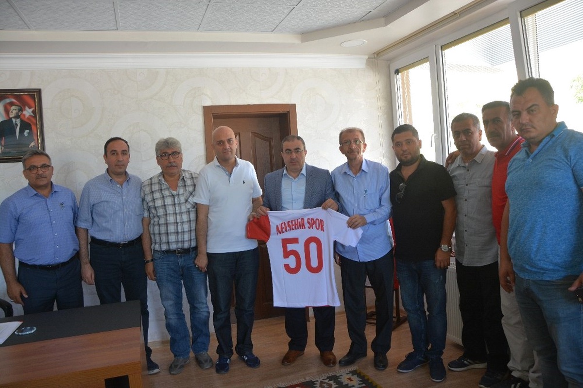 Nevşehirspor Yöneticileri Ünlüer\'i Ziyaret Etti
