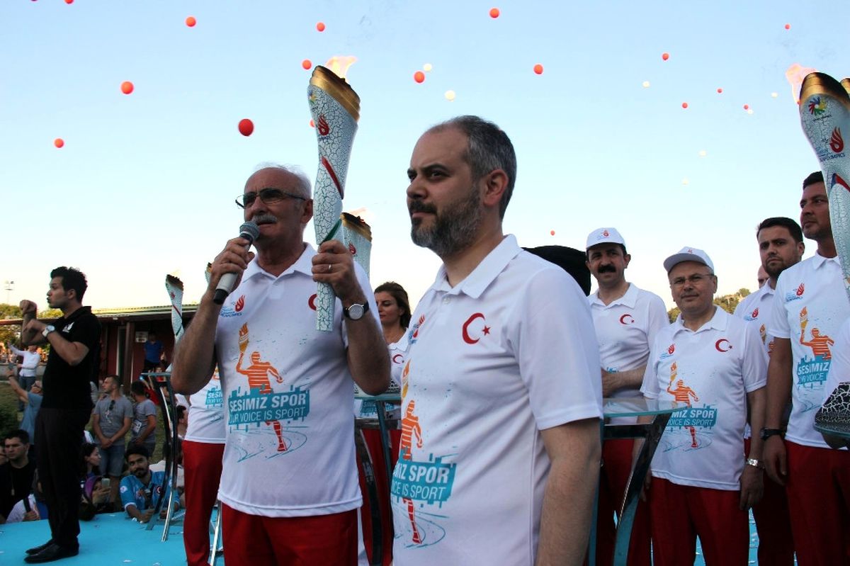 Olimpiyat Ateşi Samsun\'da Yanmaya Başladı