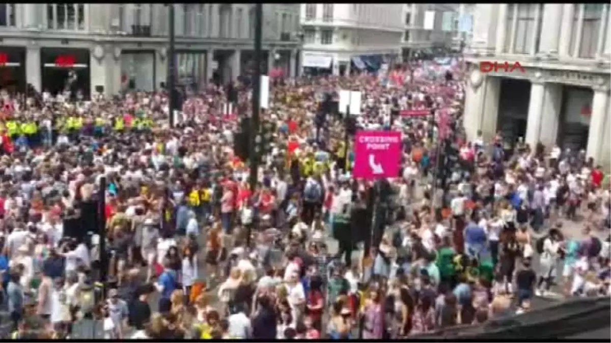 Pride In London Yürüyüşü Başladı