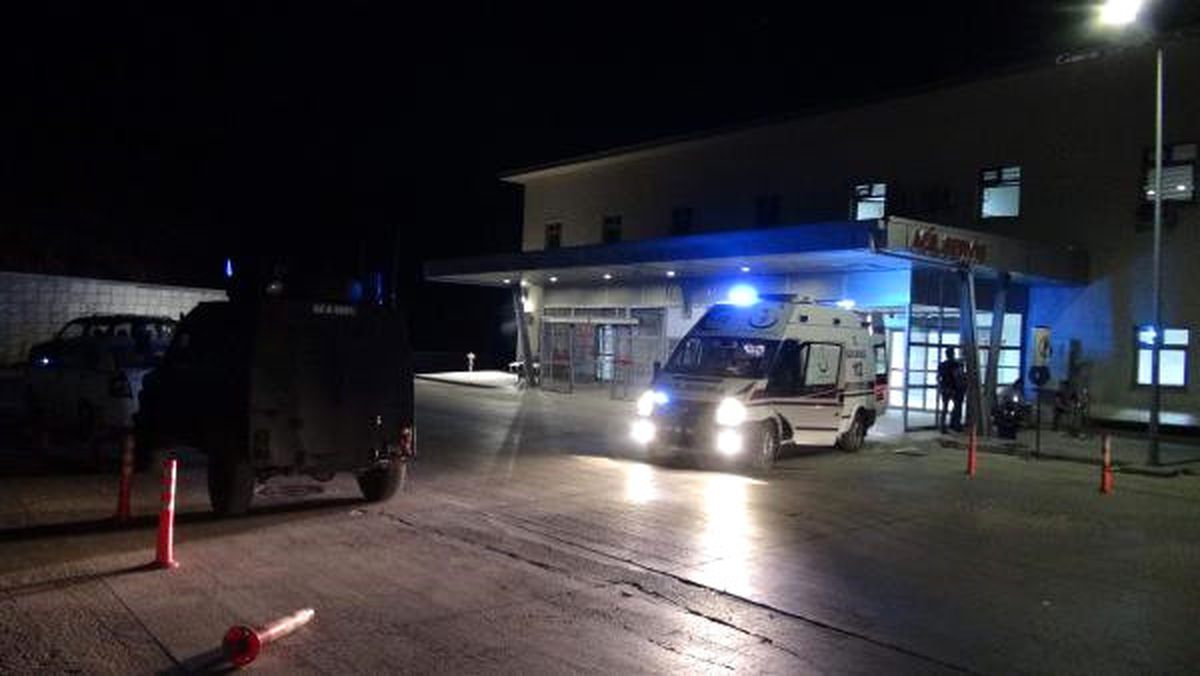 Tunceli\'de Sivil Araca PKK Bombası: 1 Yaralı