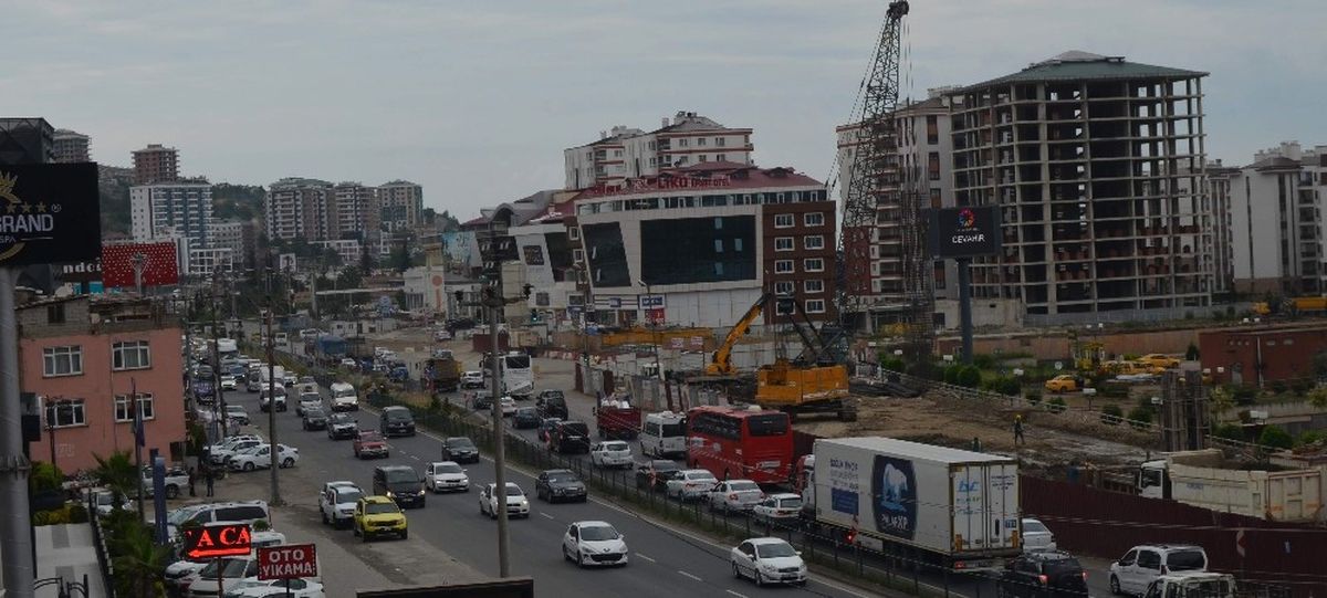 Yaklaşık 780 Bin Nüfuslu Trabzon\'da 180 Bin 697 Tescilli Araç Bulunuyor