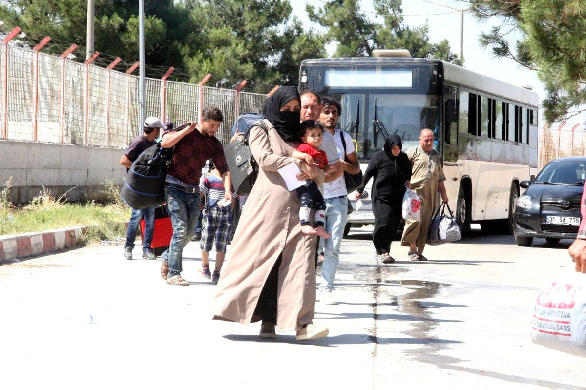 44 Bin Suriyeli Türkiye\'ye Döndü