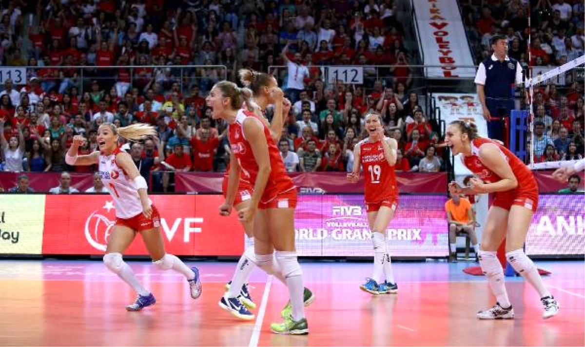 A Milli Bayan Voleybol Takımı, Brezilya\'ya Mağlup Oldu