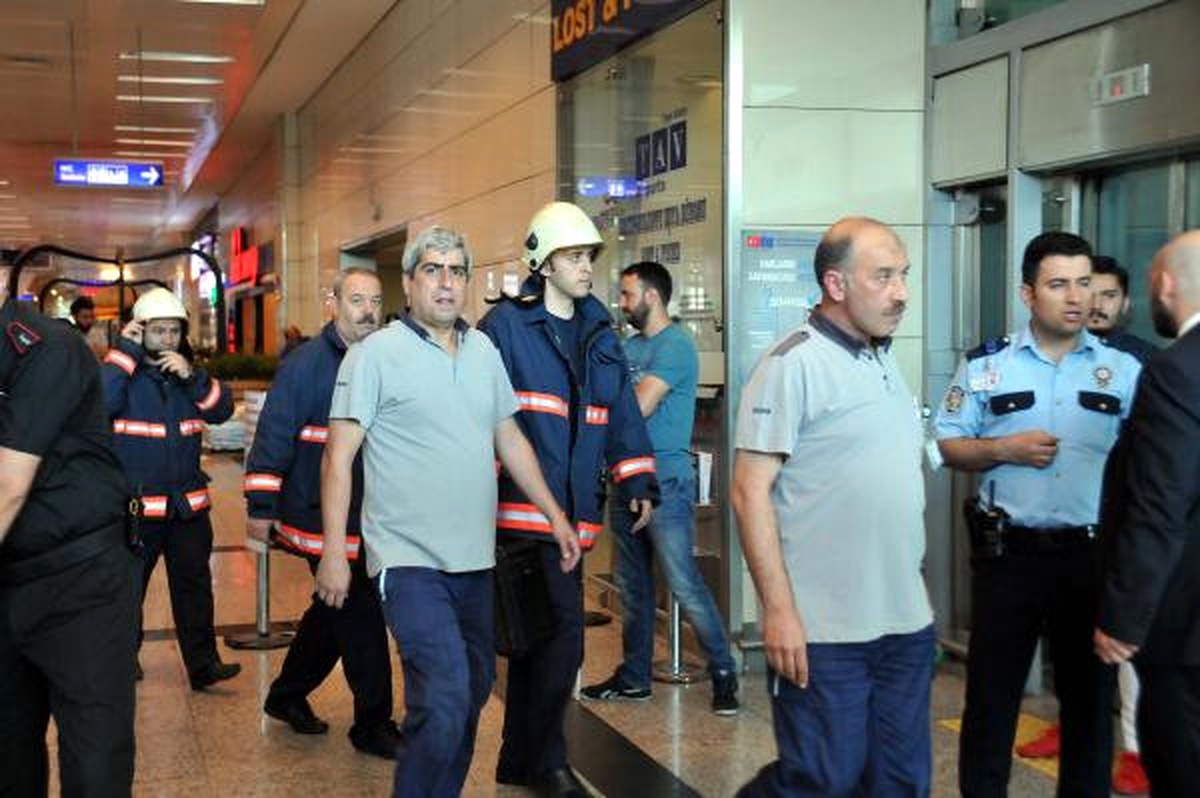 Atatürk Havalimanı\'nda Koku Alarmı