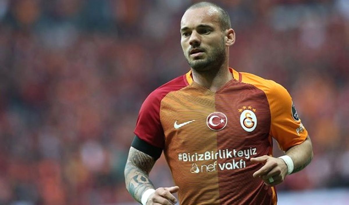 Başakşehir\'den Sneijder Açıklaması