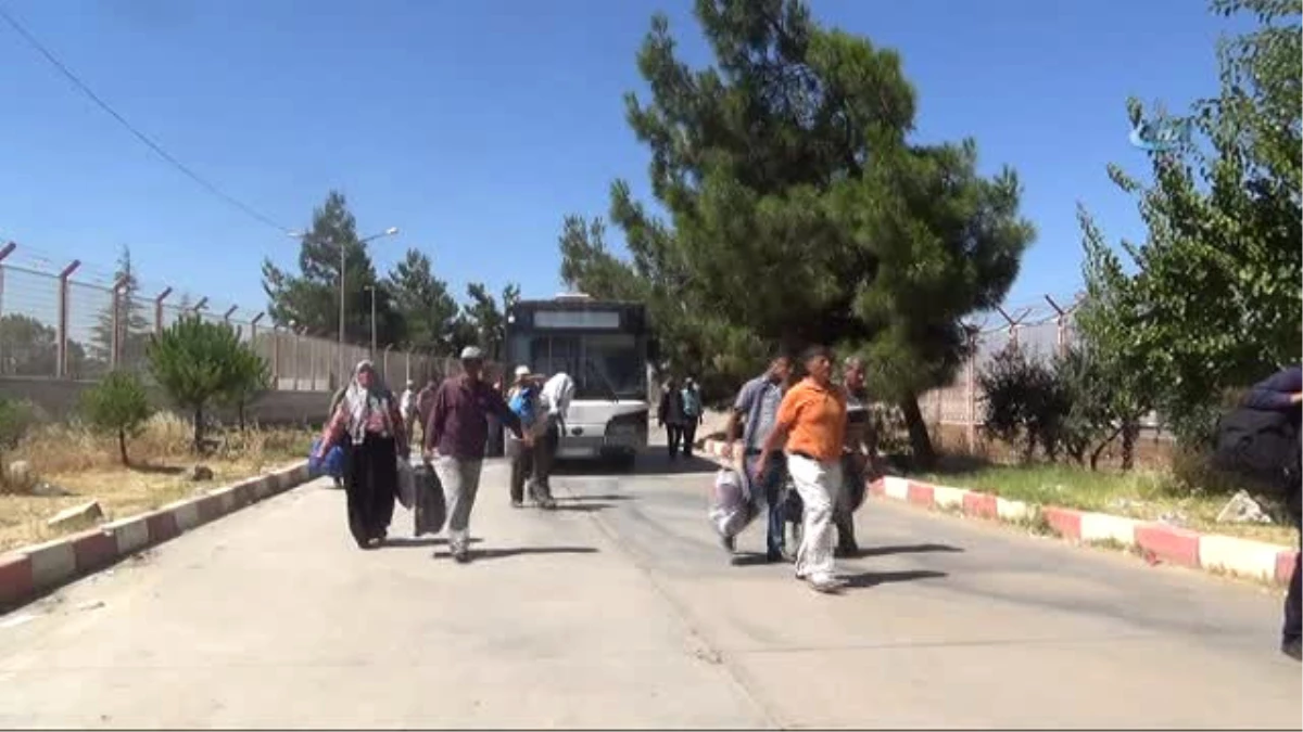 Bayram İçin Ülkelerine Giden 44 Bin Suriyeli Türkiye\'ye Döndü