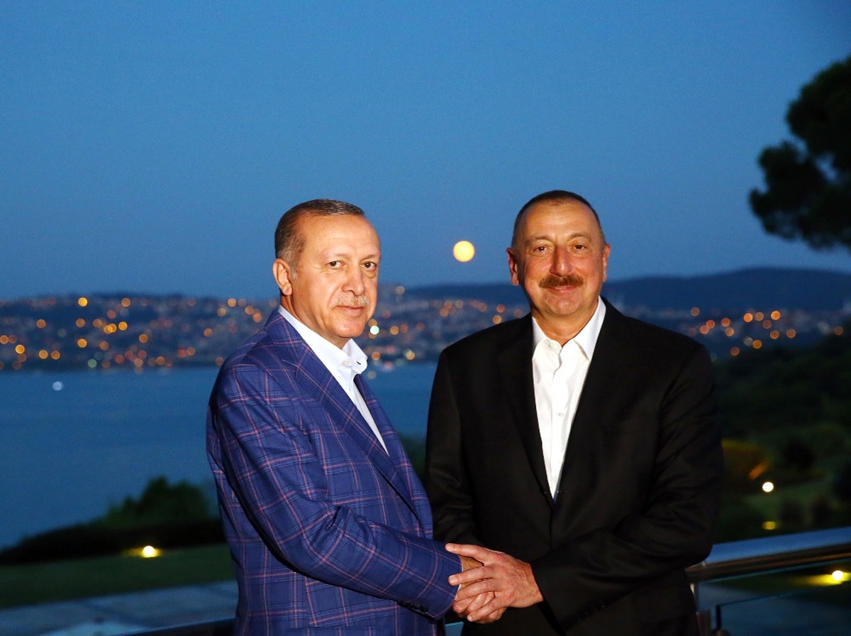 Cumhurbaşkanı Erdoğan, Aliyev ile Fotoğrafını Sosyal Medyadan Paylaştı