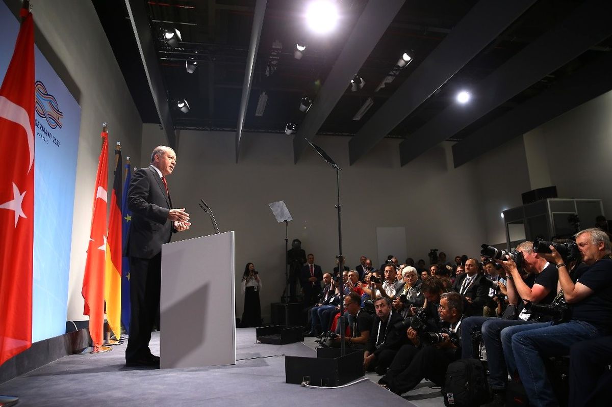 Cumhurbaşkanı Erdoğan: "Bu Bumerang Gibi Döner, Bir Zaman da Kendilerini Vurur"
