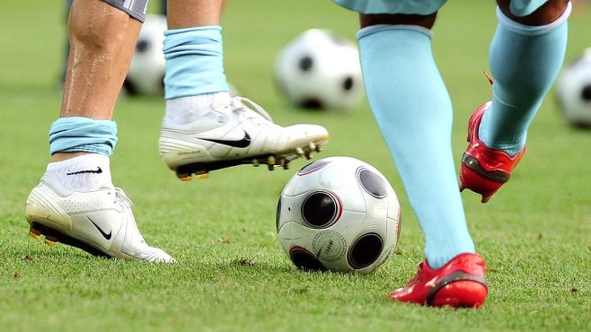 Düzeltme "Futbolda 2. ve 3. Lig Fikstürü Yarın Çekiliyor" Başlıklı Haberimizin Başlığında "Grupları...