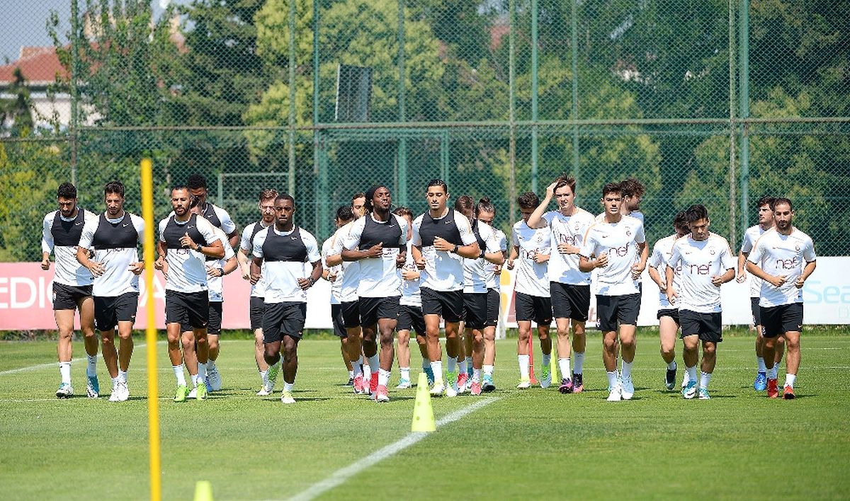 Galatasaray\'da Yeni Kriz: Kamptan Gönderildi