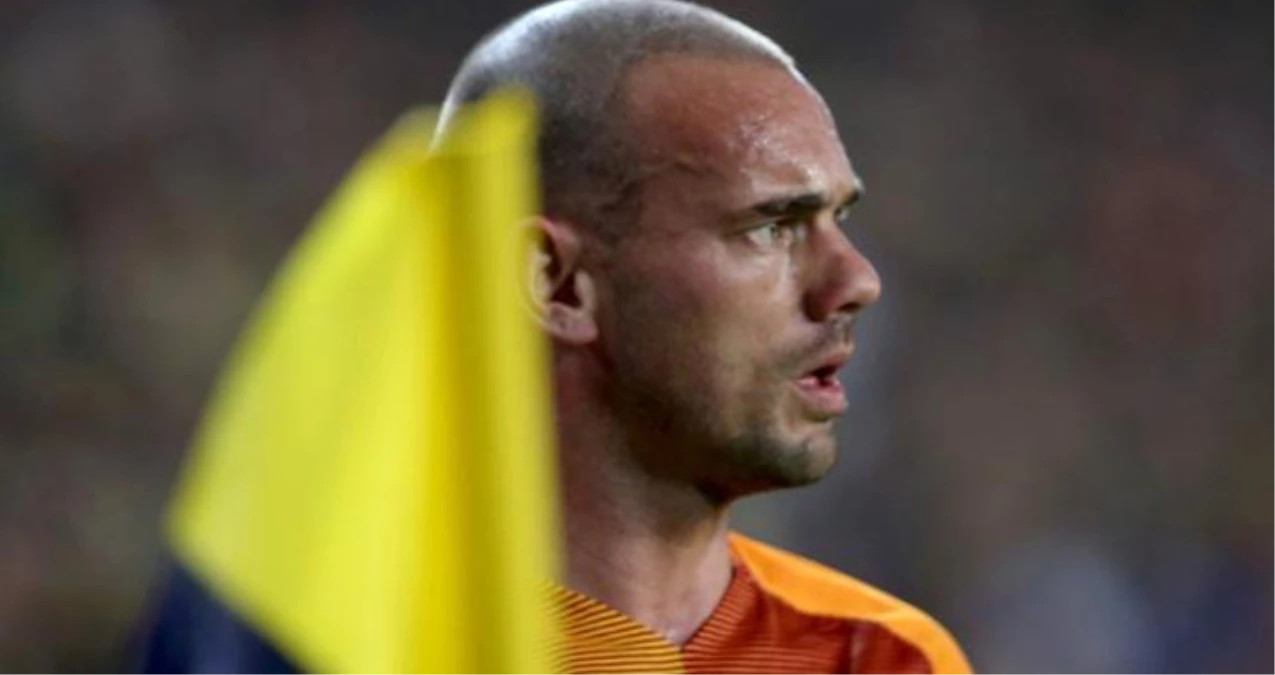 Galatasaray\'dan Sneijder\'e: Sözleşmeni Feshetmezsen Seni Genç Takıma Yollarız