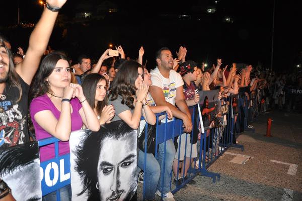 Haluk Levent, Barış Akarsu Anısına Düzenlenen Konserde Sahneye Çıktı