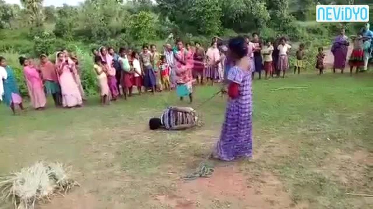 Kadınlar, Çocuk Tecavüzcüsünü Linç Etti
