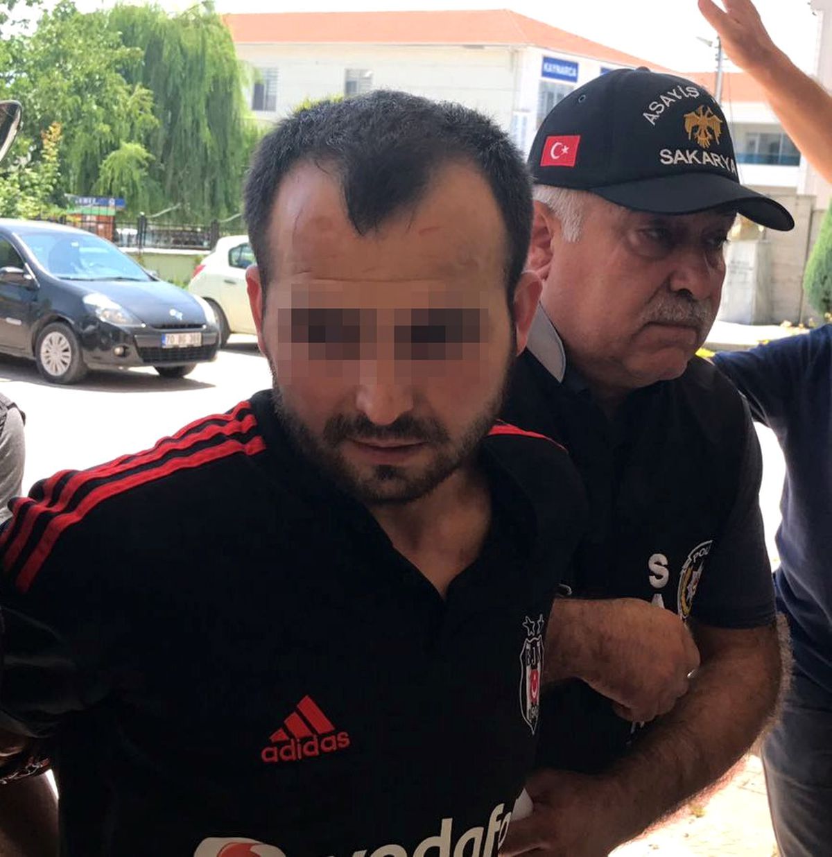 Katil, Suriyeli Aileye Evi Taşırken Yardım Etmiş