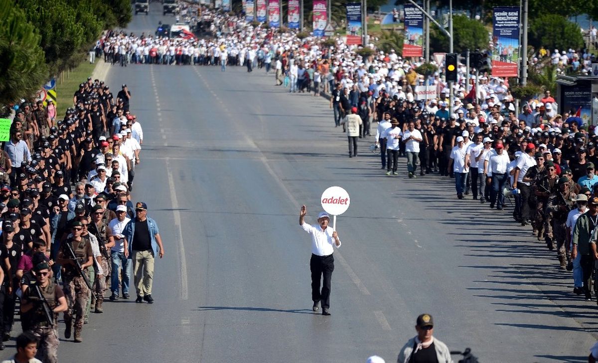 Kılıçdaroğlu\'nun Tek Kişilik Yürüyüşü Havadan Görüntülendi