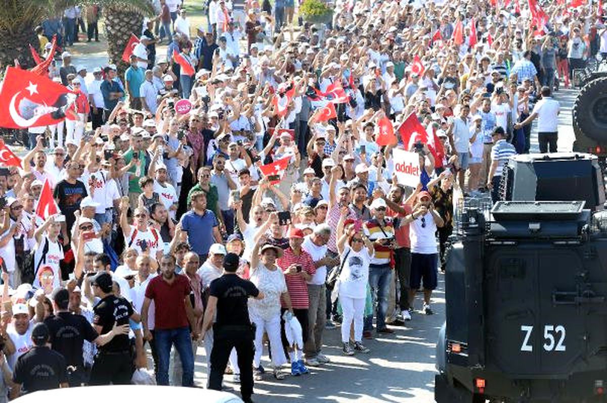 Kılıçdaroğlu Son 1 Kilometre Yürüyüşü İçin Dinlenme Noktasında