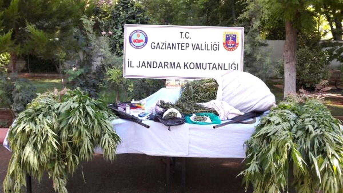 Oğuzeli\'nde Uyuşturucu Operasyonu: 3 Gözaltı