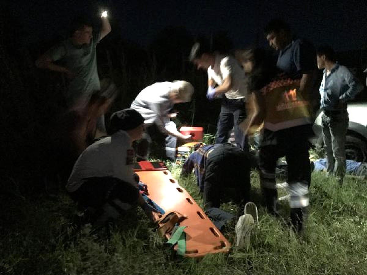 Otomobil, Hafif Ticari Araca Arkadan Çarptı: 5 Yaralı