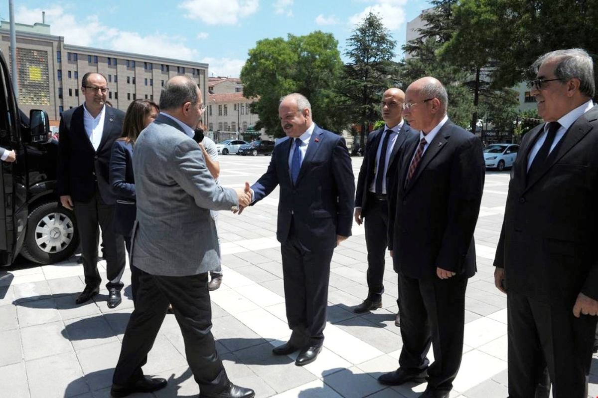 Sağlık Bakanı Akdağ, Vali Çakacak\'a Yeni Görevinde Başarılar Diledi