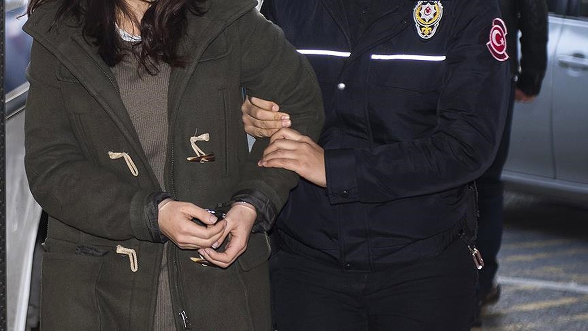 Şemdinli\'de Ypj\'li Kadın Terörist Yakalandı