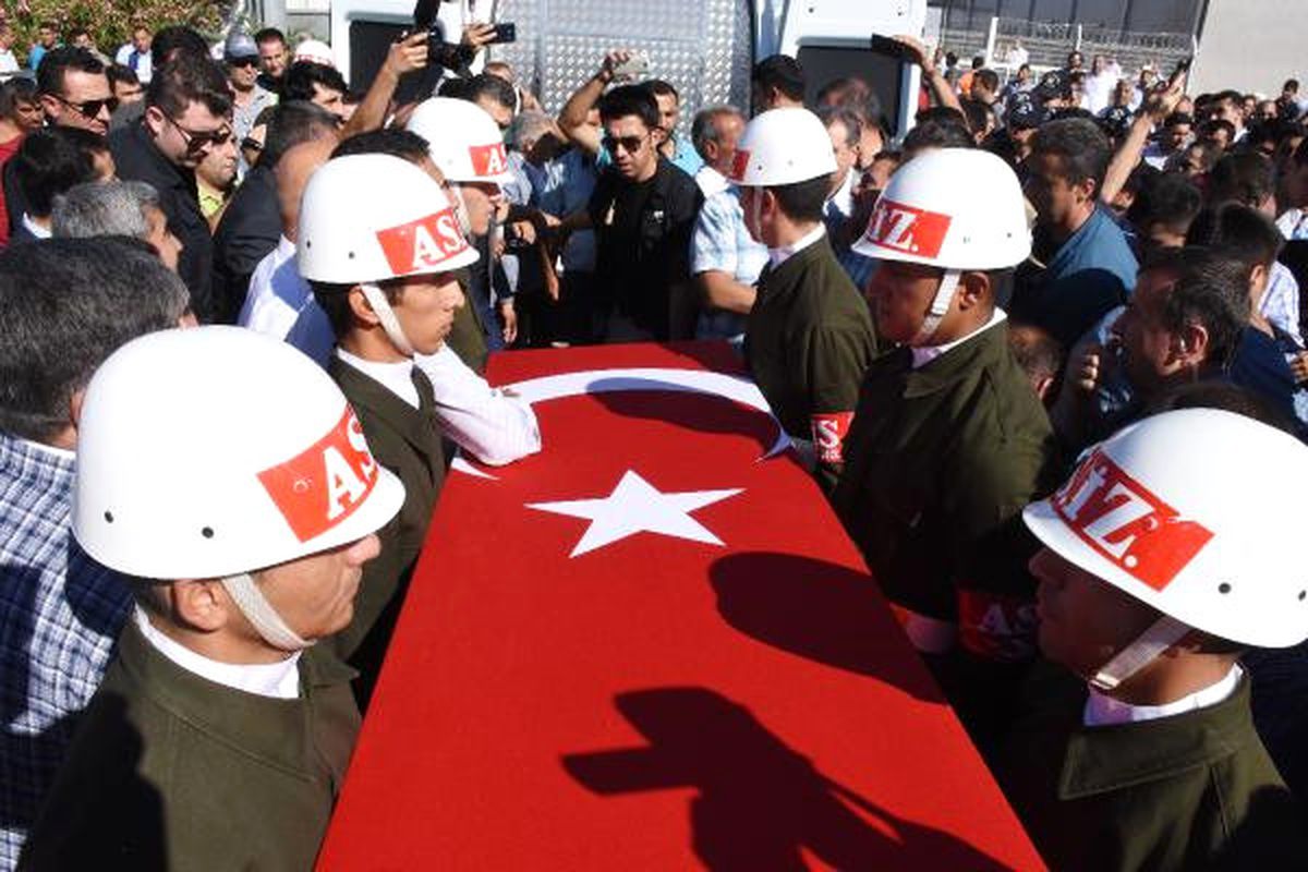 Suruç\'a Şehit Ateşi Düştü (4)