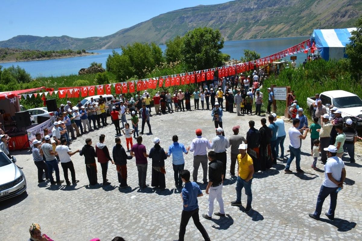 Tatvan\'da Yayla Şenliği Düzenlendi