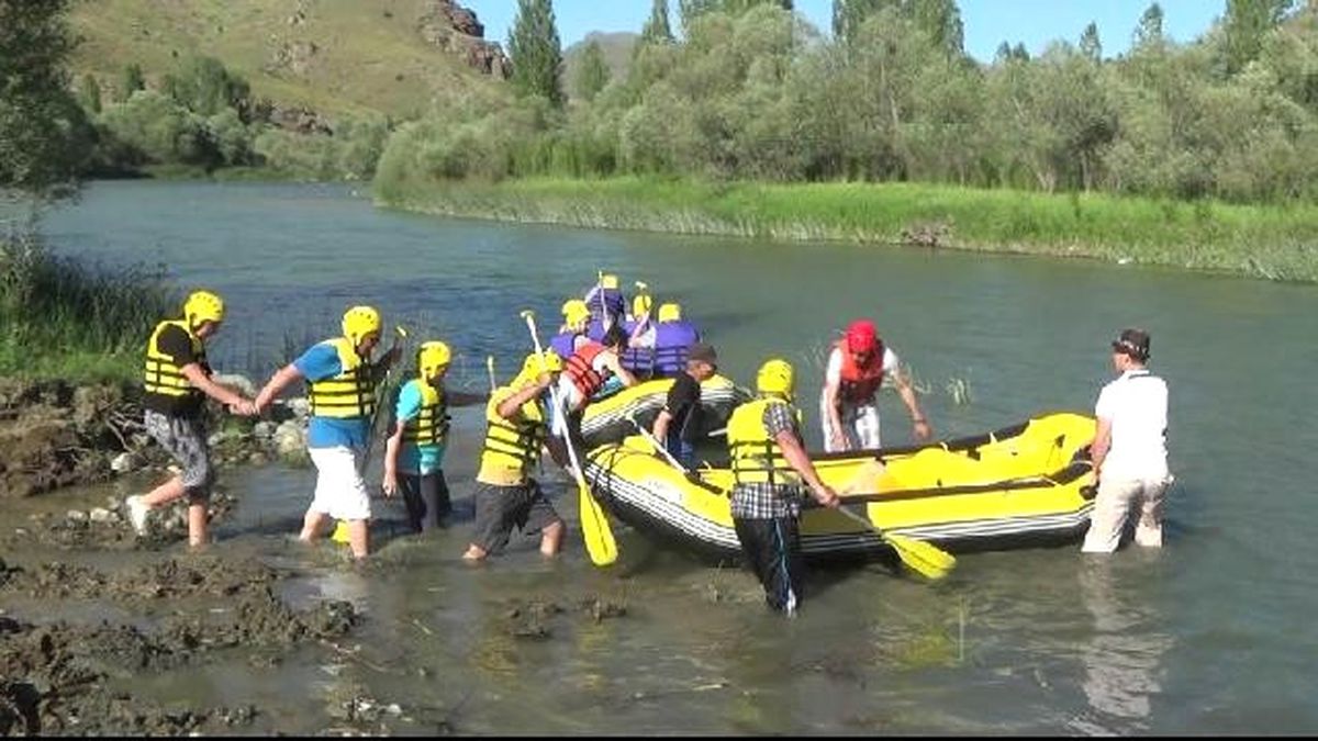 Vali Pehlivan Rafting Heyecanı Yaşadı