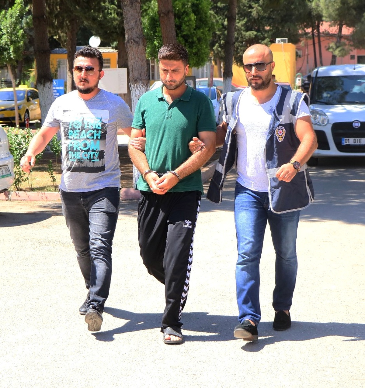 Yengesini ve Komşusunu Öldüren Zanlı Adliyeye Sevk Edildi
