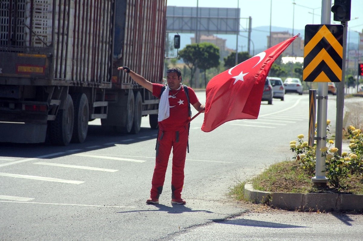 15 Temmuz Şehitleri İçin Ankara\'ya Yürüyor
