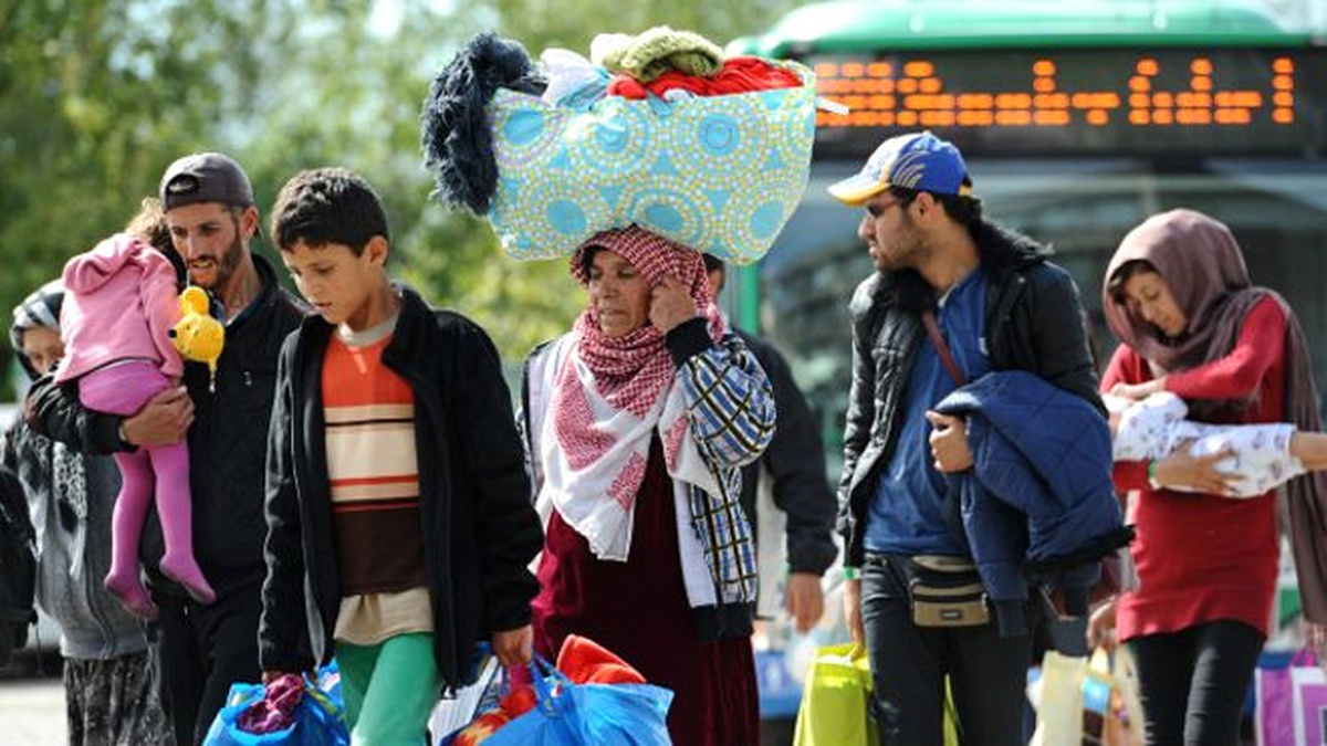 Almanya\'daki Mülteci Sayısı 300 Bine Yükselebilir
