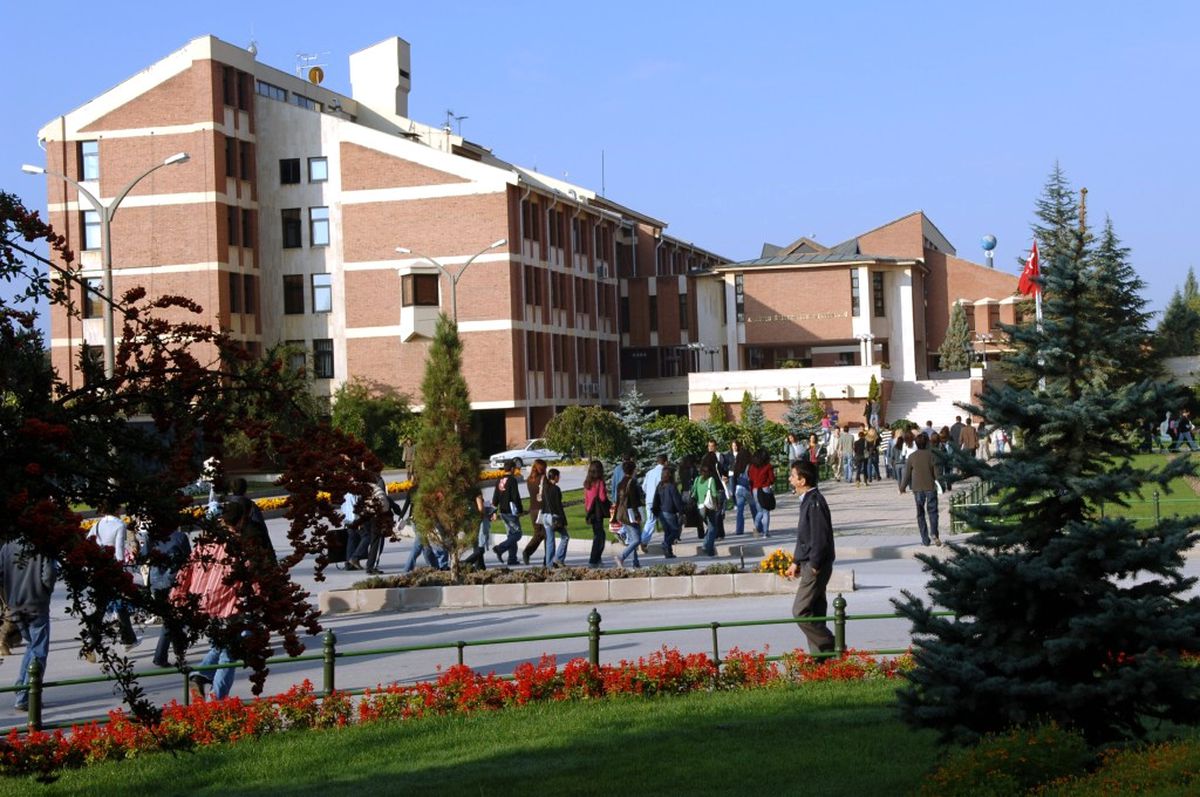 Anadolu Üniversitesi Kosova\'da Yüksek Lisans Eğitimi Başlatıyor