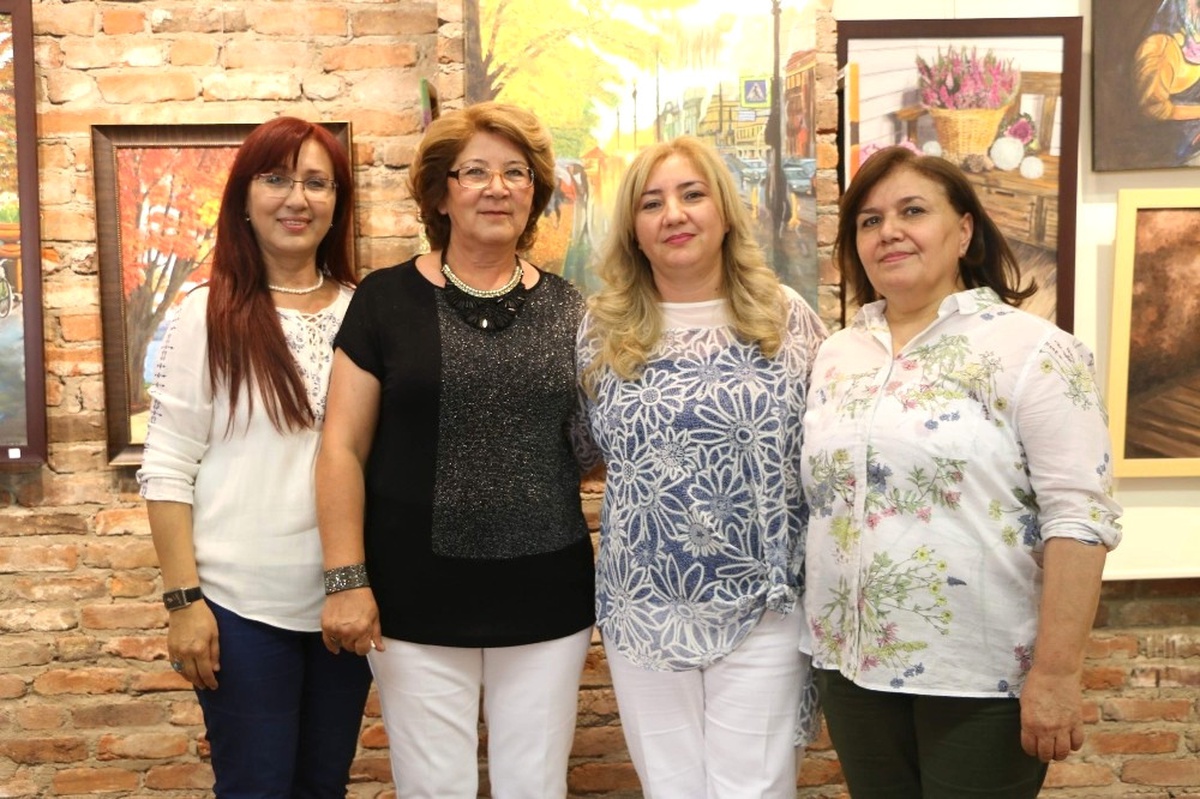 Annelerin Paletinden Resim Sergisi"