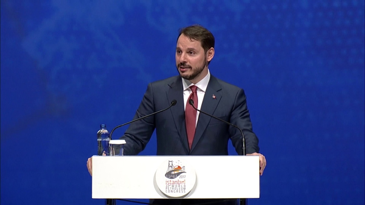 Bakan Albayrak: "Denizlerimizde Petrol ve Doğalgaz Arama Faaliyetlerine Odaklanmış Durumdayız"
