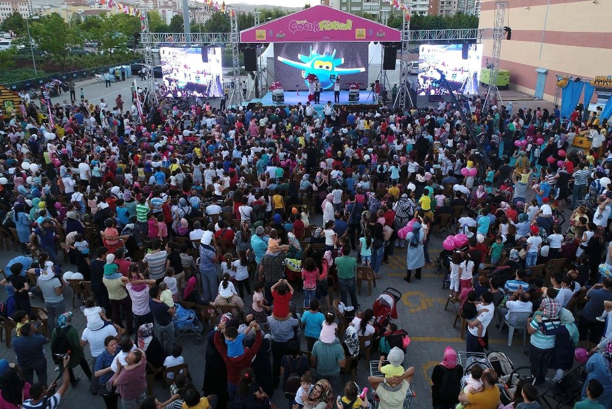 Başkan Akyürek Konya Çocuk Festivali\'nde Çocuklarla Buluştu