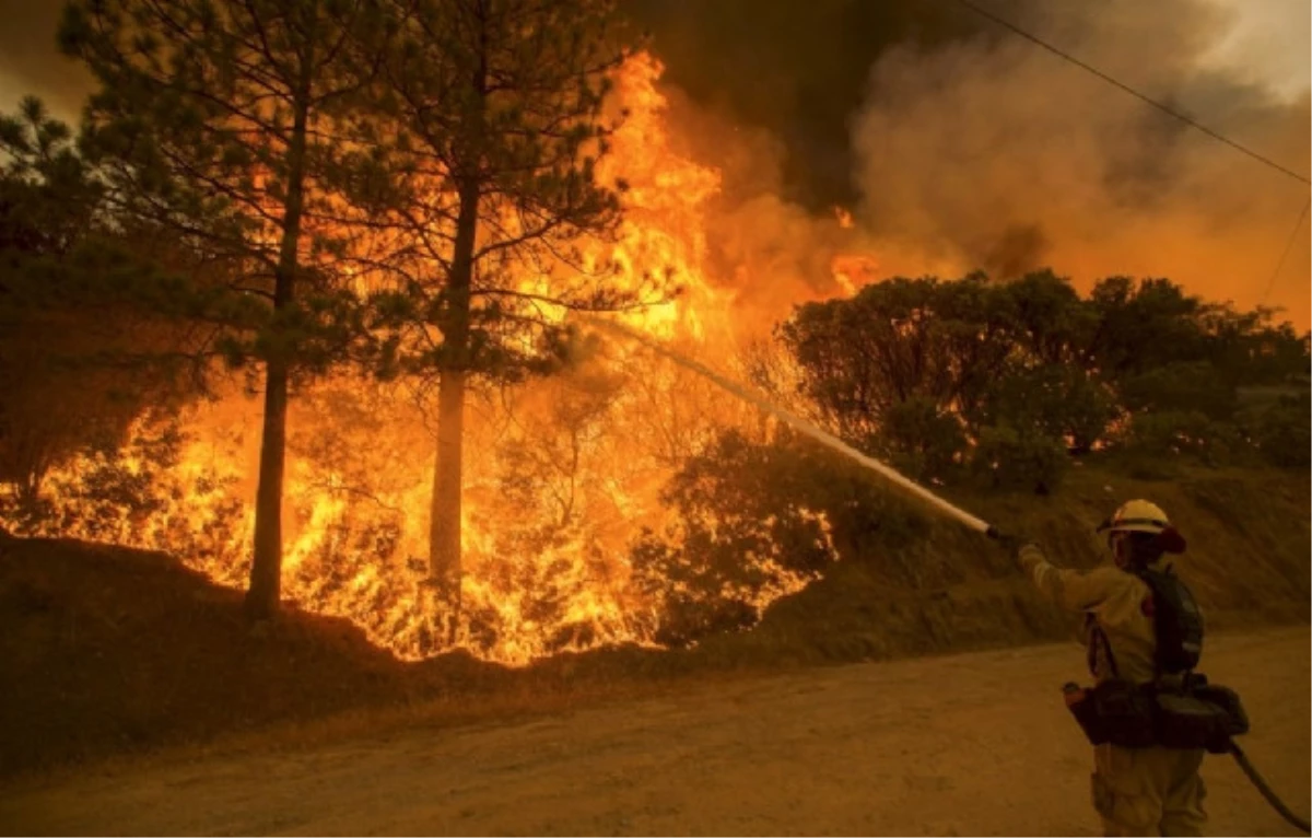 Batı Yarımkürenin Batısındaki Yangınlarda Binlerce Tahliye