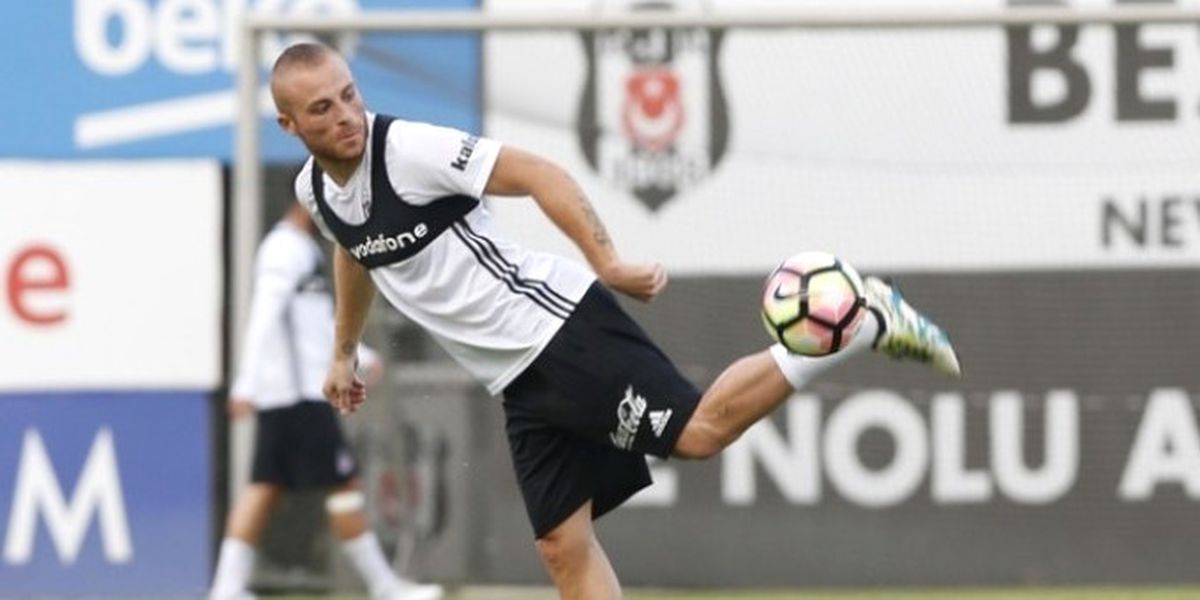 Beşiktaş\'ta Gökhan Töre Şoku!