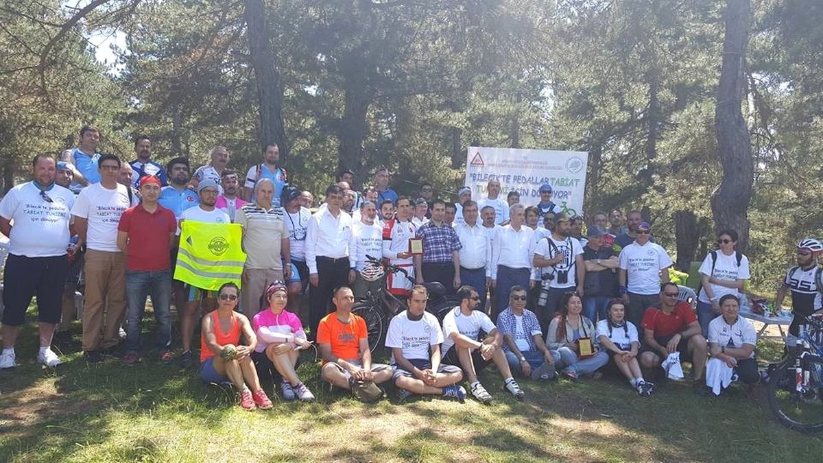 Bisikletliler Küçükelmalı Tabiat Parkı\'nda