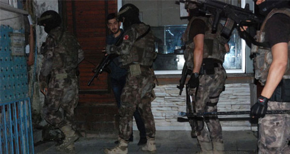Dha İstanbul - Fatih\'te Şafak Vakti Uyuşturucu Operasyonu