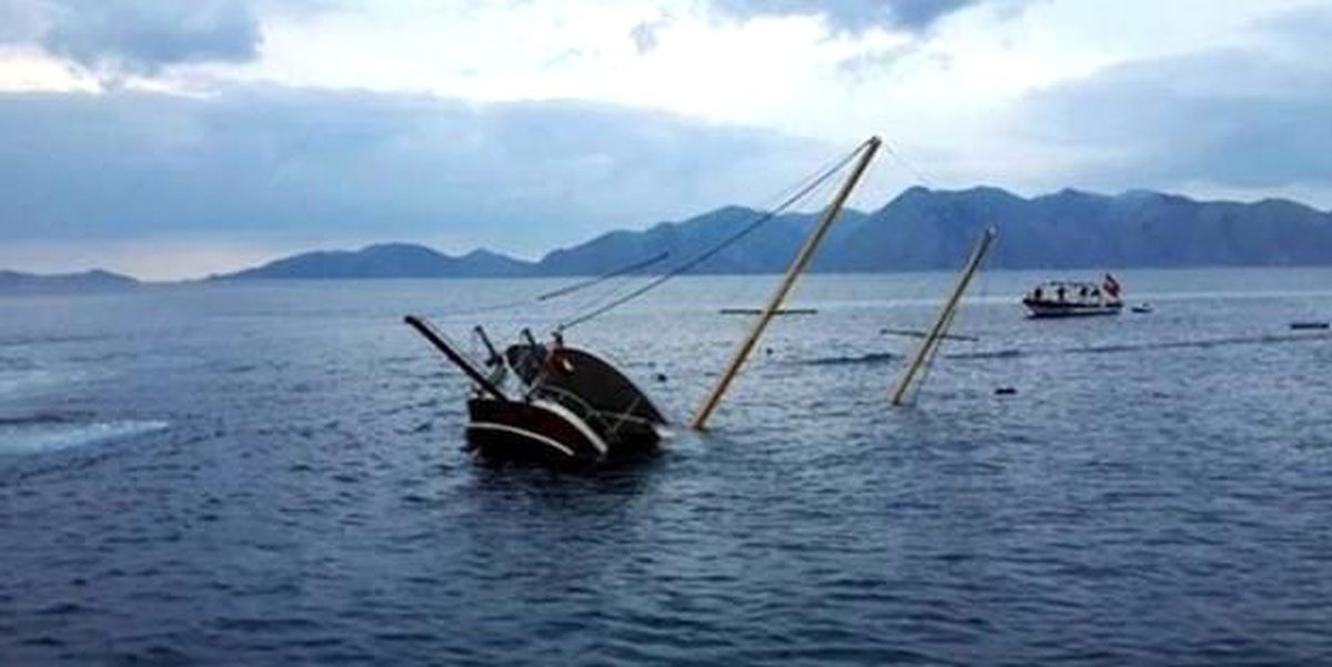 Doğu Çin Denizi\'nde Balıkçı Teknesi Battı