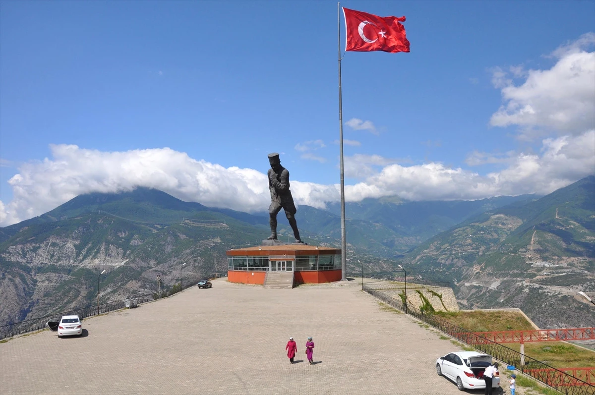 En Büyük Atatürk Heykelinin Bulunduğu Alan Turizme Kazandırılacak"