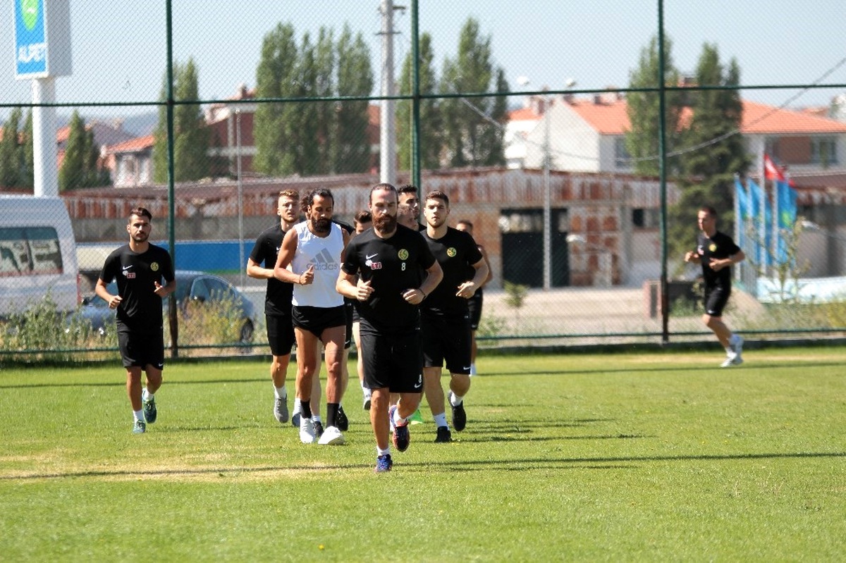 Eskişehirspor\'da Çalışmalar Sürüyor