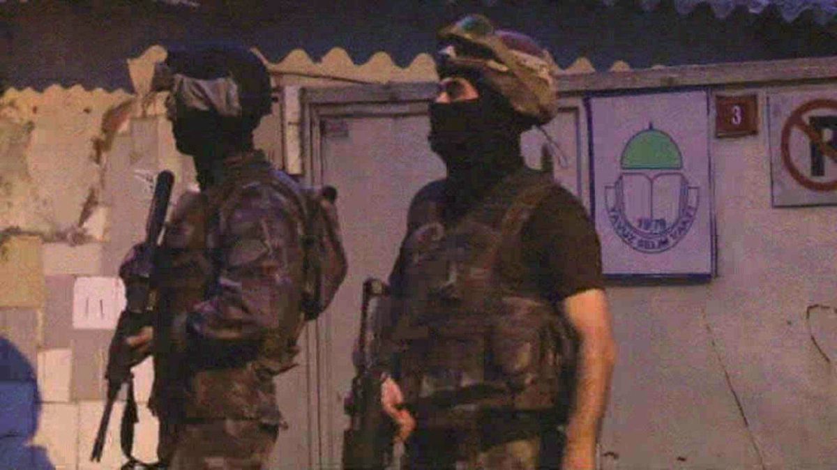 Fatih\'te Özel Harekat Destekli Uyuşturucu Operasyonu