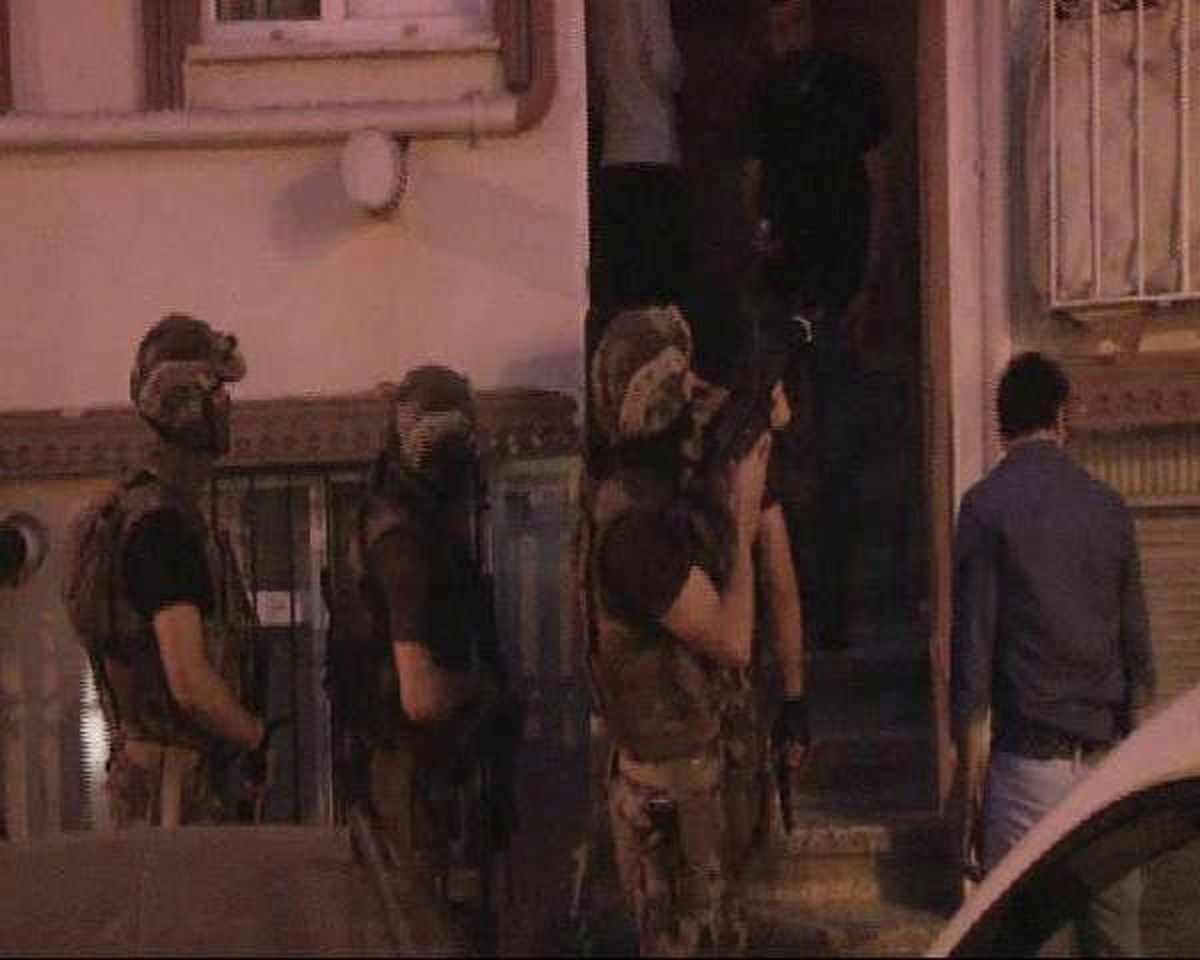 Fatih\'te Şafak Vakti Uyuşturucu Operasyonu