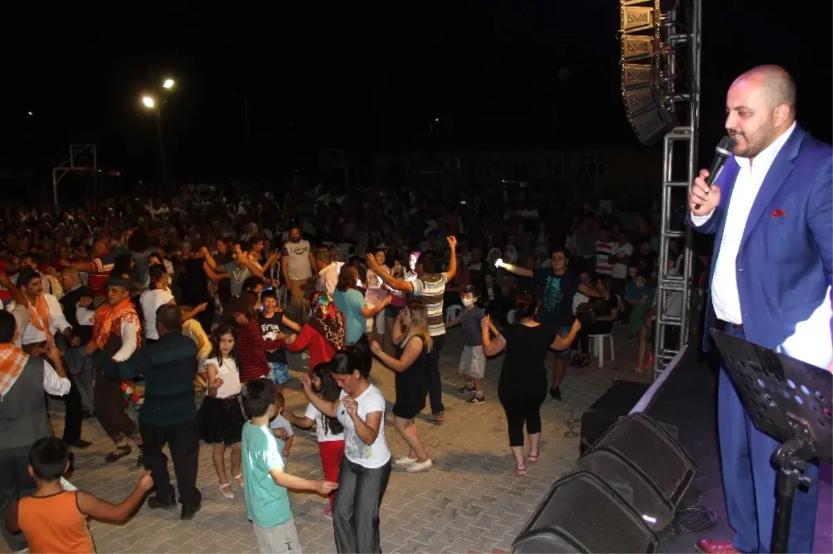 Fethiye\'de 17. Kiraz Festivali Renkli Görüntülere Sahne Oldu