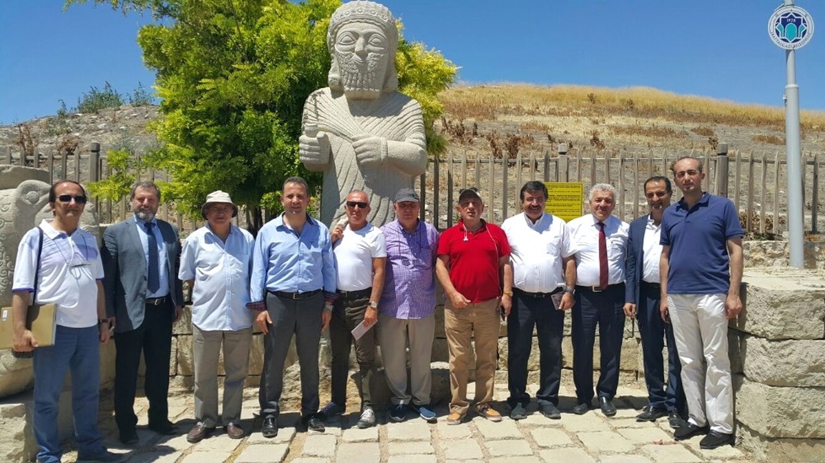 Gazeteciler Aslantepe Höyüğünü Gezdi