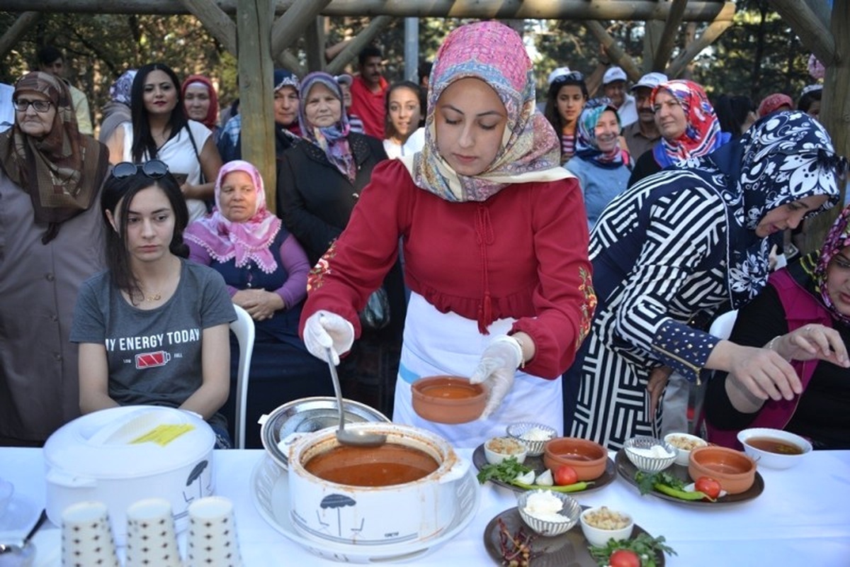 Gediz\'de \'En Güzel Tarhana Pişirme\' Yarışması
